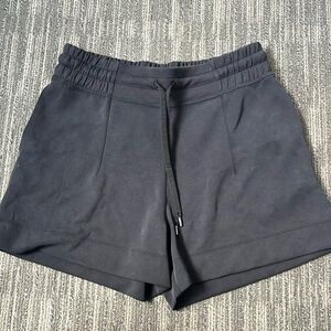 Lululemon Soft Ambitions High-Rise Short 4”